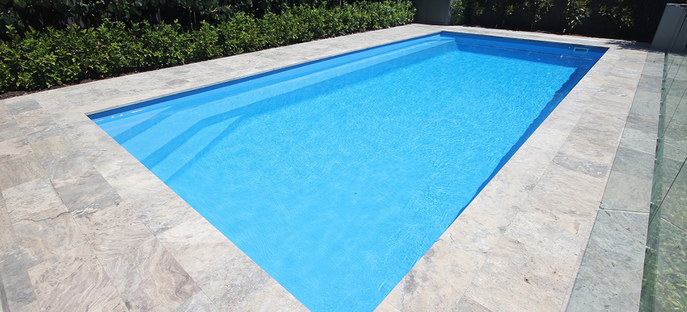 Siena Fibreglass Swimming Pool - 9.5m x 4.45m | Gary West Pools